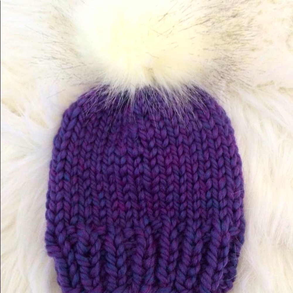 Purple infant 0-3 pom hat